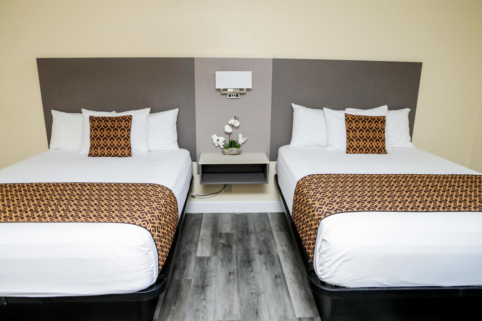 Motel Silver Surf