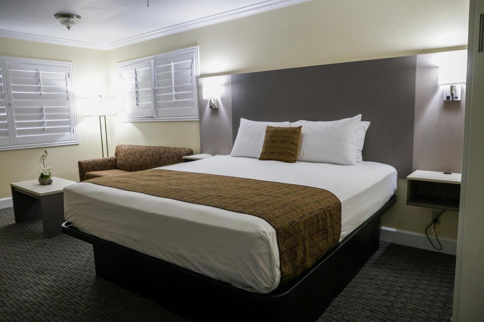 Silver Surf Motel San Simeon