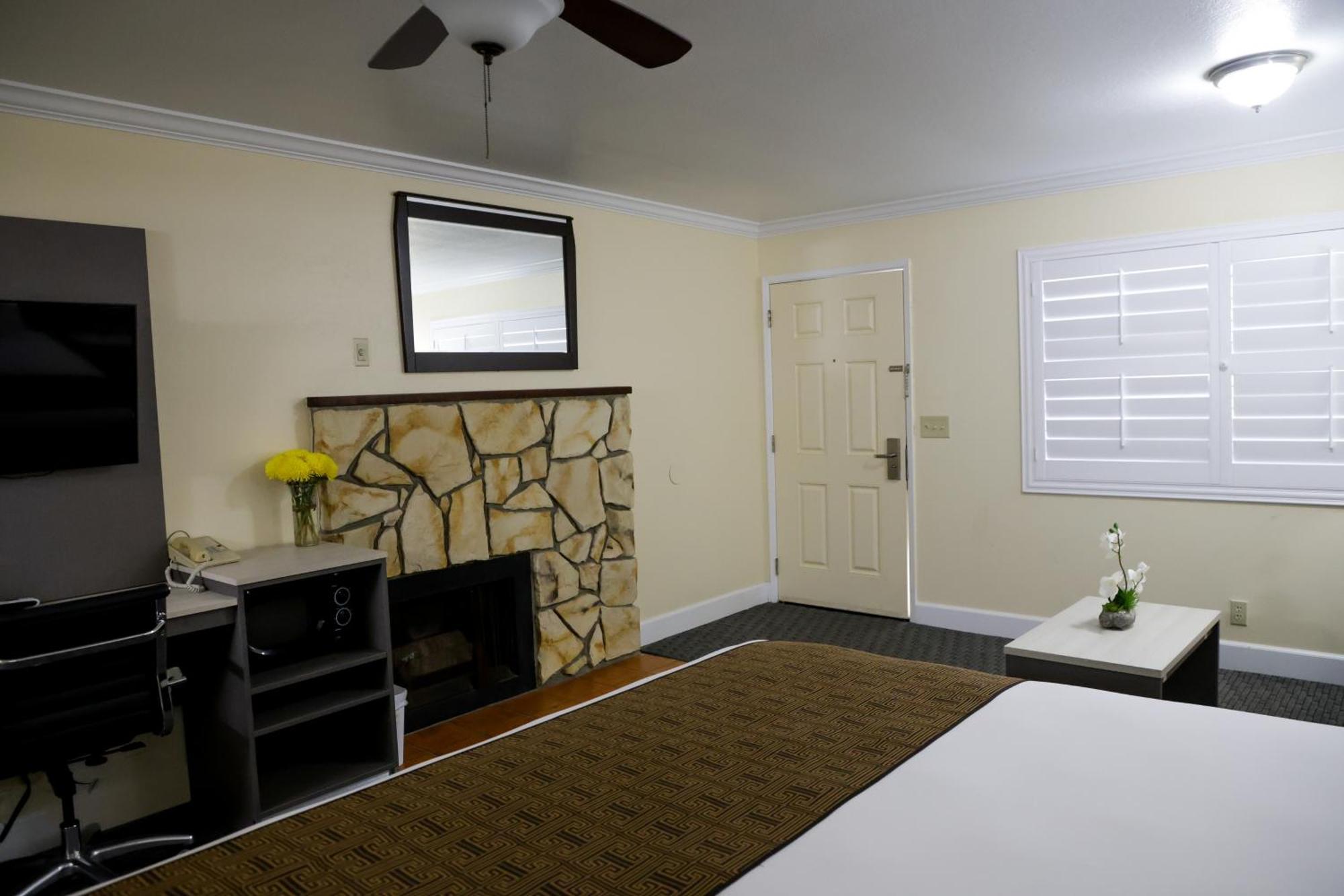 Silver Surf Motel San Simeon